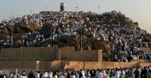 La Mecque: les pèlerins affluent sur le Mont Arafat, moment fort du hajj