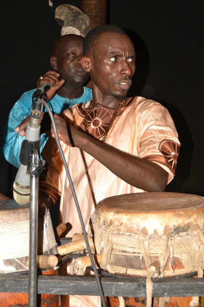 ' Le Ndewlenne' de Ppape Diouf aux fans. Regardez l' ambiance tordue au Just 4 U.