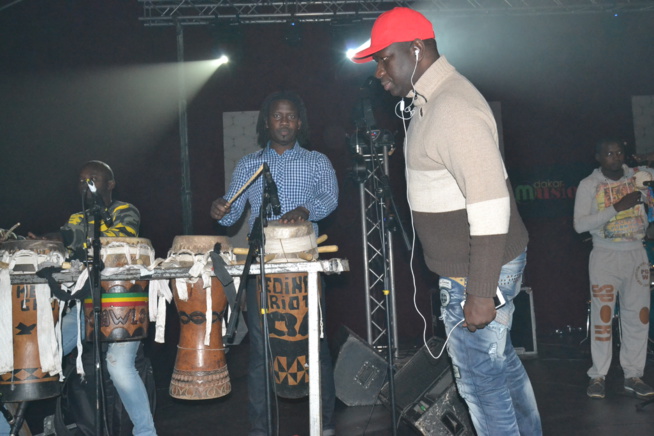 VIDEO: Sound Thieck, Titi chante joyeux anniversaire à Youssou Ndour au Dock Haussman de Paris. Regardez