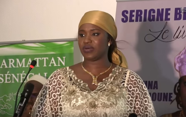 Vidéo: Sokhna Bator Thioune, épouse de Cheikh Béthio chante un khassaide