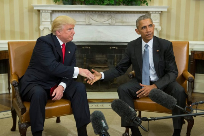 Photos : Barack Obama et Donald Trump ne se piffent pas, regardez leur poignée de main... sans conviction