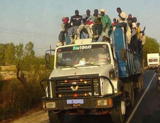 Urgent-Accident: Renversement D’un Camion Transportant Des Fidéles