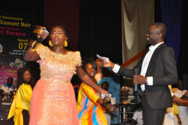 En images Ndiolé Fait vibré le Théâtre national Daniel Sorano avec ses Guest star.