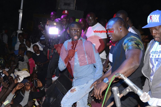 72 IMAGES:CONCERT EXPLOSIF, PAPE DIOUF CASSE LA BARAQUE A LOUGA GUEST STAR MODOU LO.