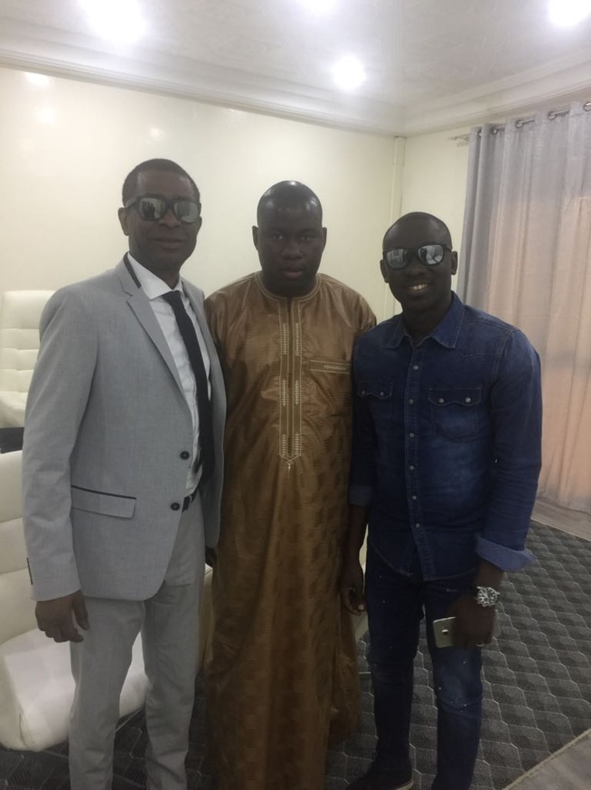 Pape Diouf a rendu visite son idole, son grand frère Youssou Ndour pour solliciter des prières pour la nuit des fans ce vendredi au Grand theatre.