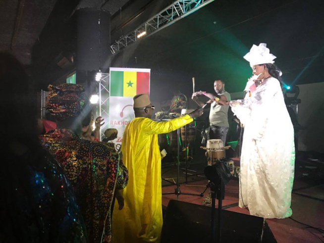 Rakhou Prod: Les deux diva Fatou Ngueweul et Kiné Lam enflamment la nuit des femmes au Palais des Congrés de Montreuil.