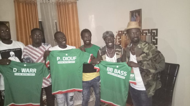 IMAGES+ VIDEO: Pape Diouf à la rencontre de l'AS Pikine pour leur soutenir.