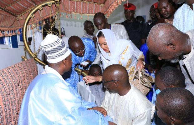 Léna Sène à Touba chez son marabout Serigne Bass Abdou Khadre…