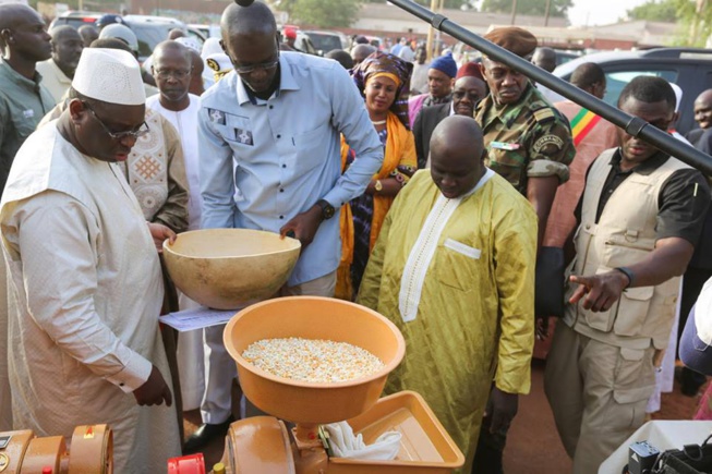 Images- Le Président Macky Sall offre des équipements agricoles aux femmes de Kolda