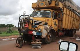 Petit-Mbao : 1 tonne de chanvre indien saisie dans un camion en provenance du Mali