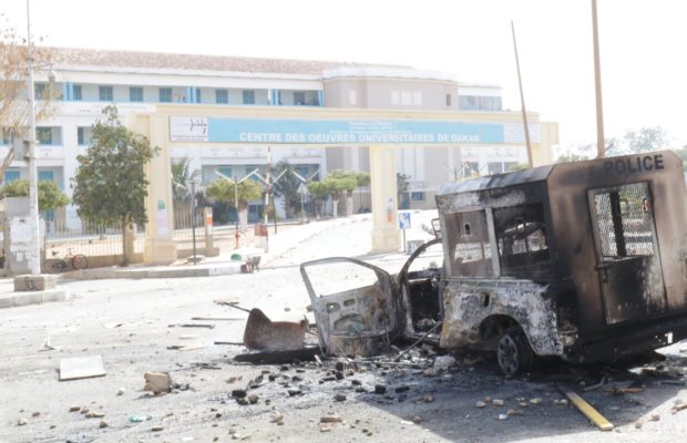 Les étudiants à Macky : « LES FORCES DE L’ORDRE NOUS TUENT…