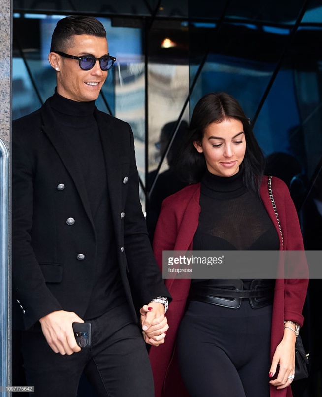 Cristiano Ronaldo et sa fiancée Georgina Rodriguez , en deuil après le décès de…