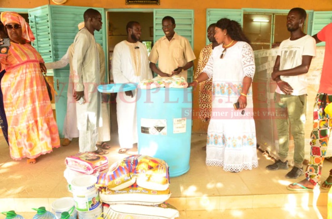 Remise de don aux enfants de la poupeniére de Mbour par l'Association feu Mamadou Diop Miroir Citoyenneté.