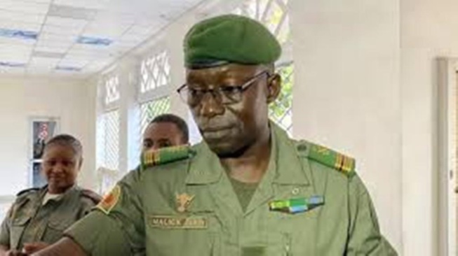 Neuf à douze militaires seulement au Conseil national de transition malien?