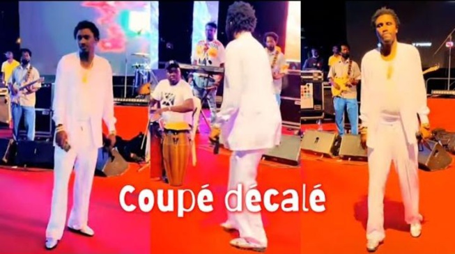 Urgent Wally seck en mode decallé avec sa danse à Abidjan