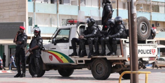 Un incident diplomatique frôlé: Des Gambiens humilient des policiers sénégalais