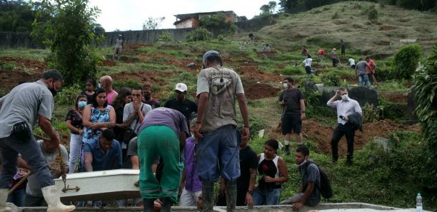 Inondations au Brésil : Petropolis pleure ses morts avant de nouvelles précipitations