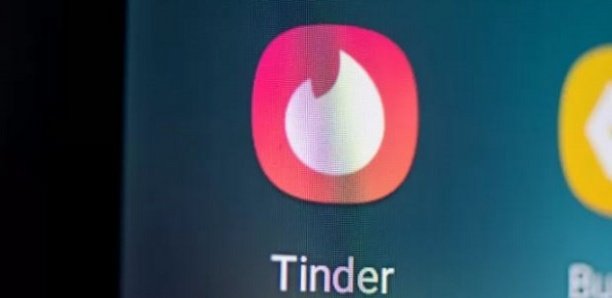 Des soldats russes trahissent leur position en draguant des Ukrainiennes sur Tinder