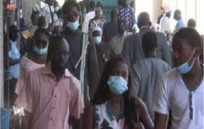 Poussière, Pollution, Hygiène : Après la phobie du coronavirus, certains Sénégalais continuent de porter le masque