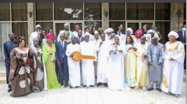 Habitat-Acte historique : Macky Sall remet les clefs aux premiers bénéficiaires de la Diaspora