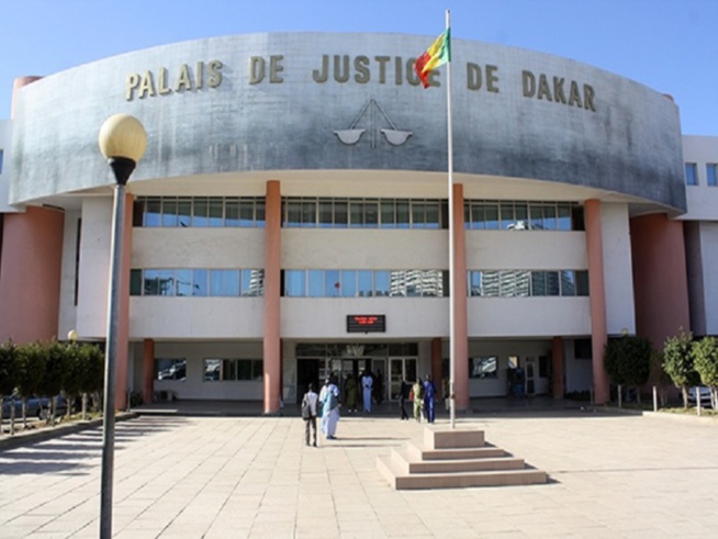 Vol en réunion : une bande de 3 personnes impliquée dans une affaire de vol de 70 ordinateurs risque chacun 2 ans d’emprisonnement.