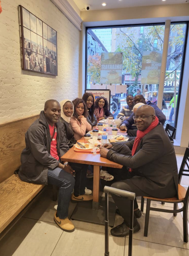 En images arrivés de l’épouse de MBAYE DIEYE FAYE Mame Ndiaye sa fille Thiane Carlou D et le staff de Promo Consulting du Pdt Mbagnick Diop a New York pour les A.L.A