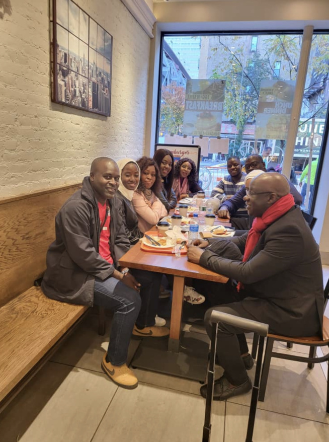 En images arrivés de l’épouse de MBAYE DIEYE FAYE Mame Ndiaye sa fille Thiane Carlou D et le staff de Promo Consulting du Pdt Mbagnick Diop a New York pour les A.L.A