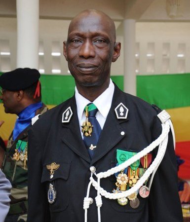 Cité dans son Livre par le Colonel Ndao, Imam Youssoupha Ndiaye : “Il ment, je n’ai jamais été au mariage, dont il parle ; je ne l’ai jamais connu ni d’Adam ni D’Eve, je le jure devant Dieu”