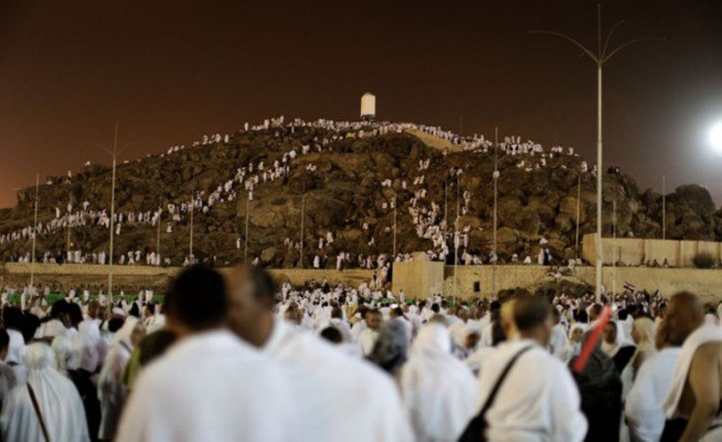 Des centaines de milliers de pèlerins sur le Mont Arafat