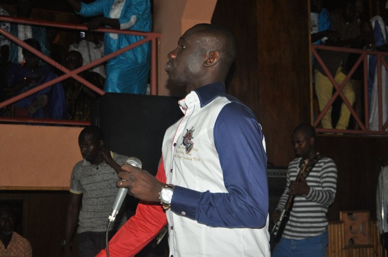 "Rakadiou show" Pape Diouf enflamme le Ravin Night club.