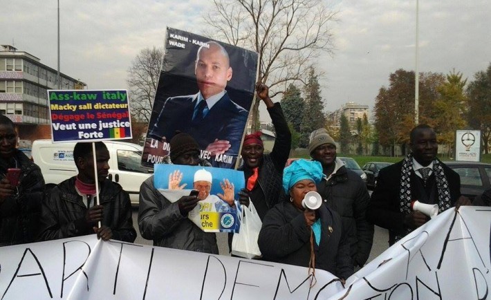 Sit-in devant le Consulat à Milan pour dénoncer la «détention arbitraire de Karim Wade»