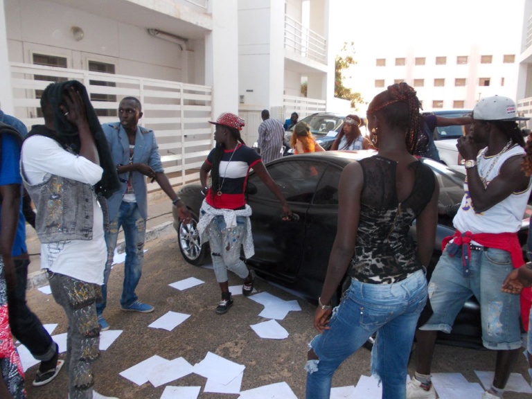 Pape Diouf en plein tournage de la vidéo "Rakadiou"Aprés