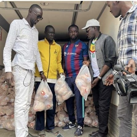 Action sociale : Le Président Lat DIOP offre des kits de poulets pour alléger les charges des populations de Dakar, Thies et Touba lors de la fête de la Korité