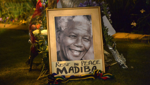 Mandela : Un an après sa mort, un long hommage de bruit et de silence