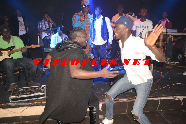 12 Photos :"Rakadiou show" avec Pape Diouf : Akon "Tothie na" Baramundi