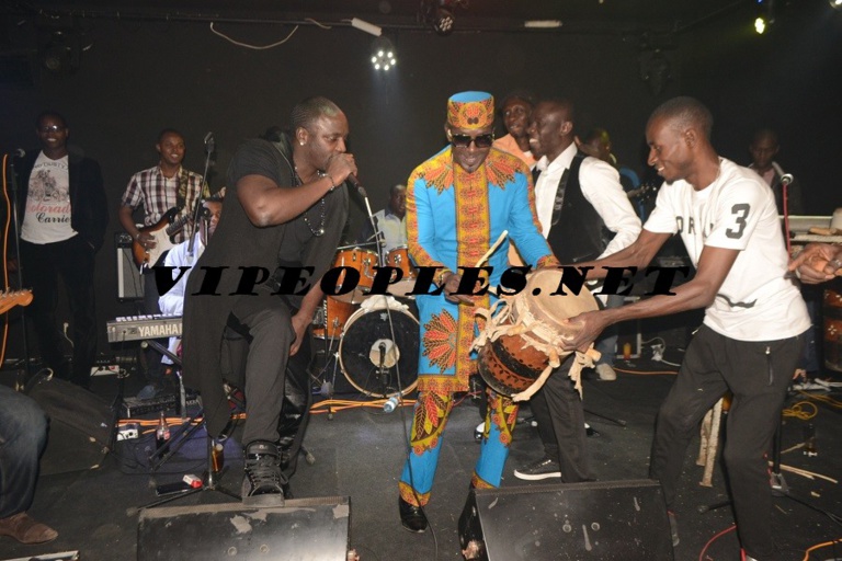 12 Photos :"Rakadiou show" avec Pape Diouf : Akon "Tothie na" Baramundi