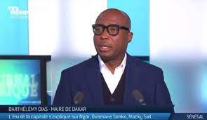 En entretien à TV5 Monde : Barth diplomatiquement parle du choc des ambitions dans YAW et « oublie » son clash avec Sonko