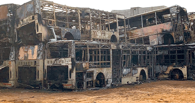 Incendie des bus DDD à Keur Massar : Une vague d’arrestations opérée