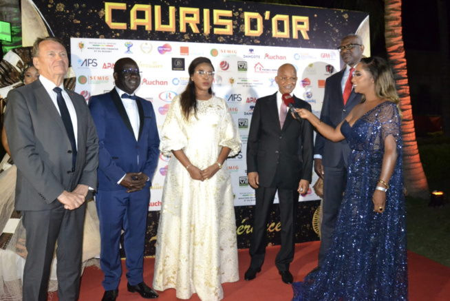 Les 100 premiers images de la soirée des Cauris d'or au King Fahd avec le MEDS du Pdt Mbagnick Diop