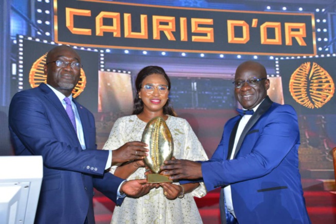 Cauris d'Or: Cauris du Meilleur Manager Homme de l'année 2023 décerné au DG Papa Mademba Bitèye pour l'Excellence conquise et assise à la Senelec