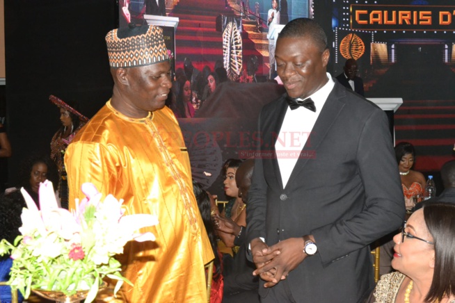 Cauris d'Or: Cauris LEADERSHIP de l'année 2023 décerné au DG Ousmane Mbaye de DANGOTE pour l'Excellence conquise et assise au sein de DANGOTE CEMENT.