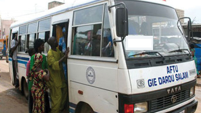 Nietty Mbaar: Des agresseurs infiltrent un minibus Tata et dépouillent les passagers