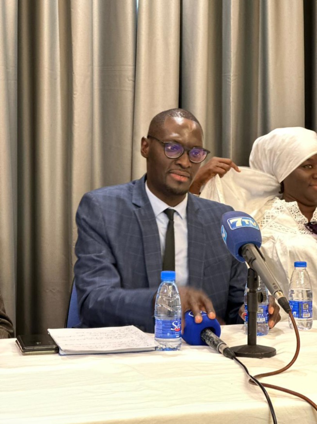 En images de la conférence de presse animée par Me Abdoulaye TINE, President de l’USL et candidat à l’élection présidentielle du 25 février 2024.