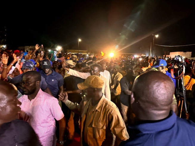 AMADOU BA À FANDÈNE, LE DOIGT LEVÉ COMME UNE VICTOIRE AU PREMIER TOUR