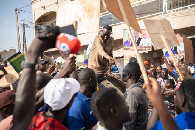 À Ngaye Mékhé le royaume de la cordonnerie, le Premier Ministre Amadou BA est roi en ce lundi 30 octobre 2023.