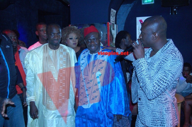 Les images du "Rakhass" au Star Nght avec Pape Diouf, Pape Birahim et Aida Samb. Regardez