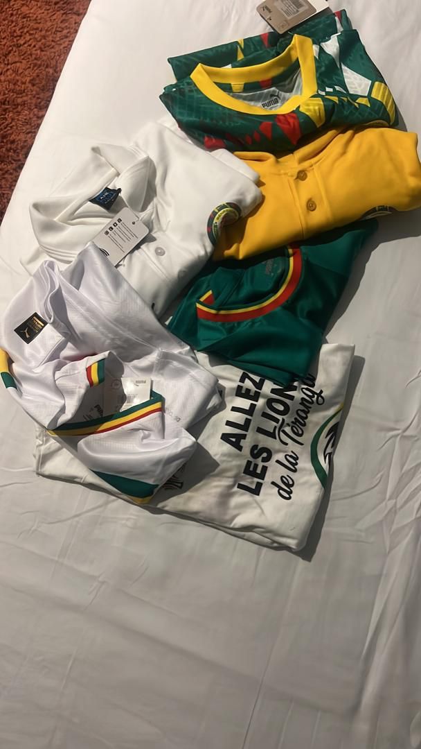 CAN 2023 : Lat Diop offre à tous les membres de la délégation Sénégalaise un kit de 3 maillots, 2 lacostes et 2 tee-shirts