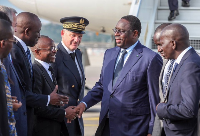 Photos-Macky Sall à son arrivée à Marseille