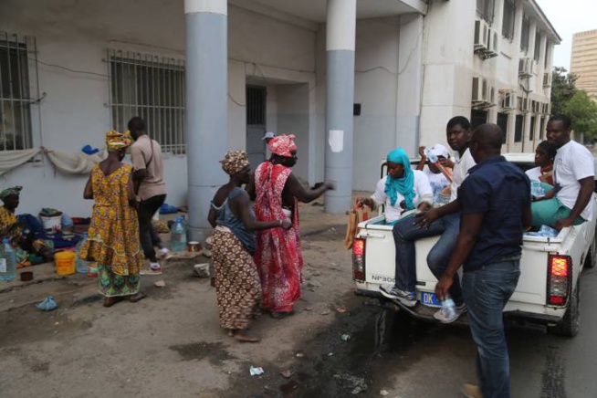 La fondation Servir le Sénégal fait des dons à travers le Sénégal grâce à l'aide des hommes d'affaires et les amis du Président.