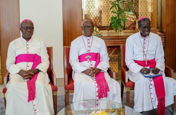 Le Président de la République a reçu, cet après-midi, une délégation du clergé, avec à sa tête l’archevêque de Dakar, Monseigneur Benjamin Ndiaye.